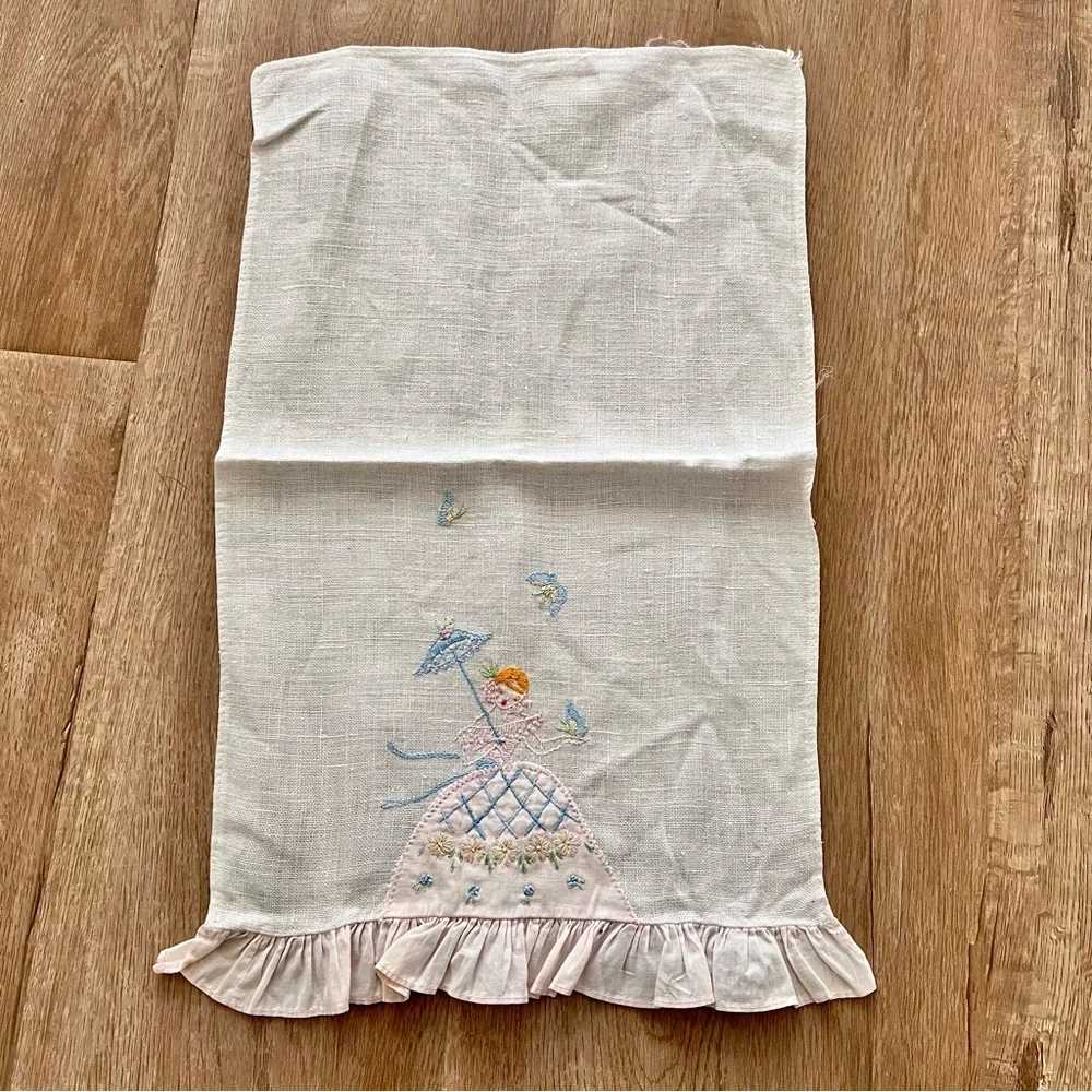 Cute Vintage 1950s Tea Towel Hand Stitched Dress Girl With Umbrella 20” X 11.5”